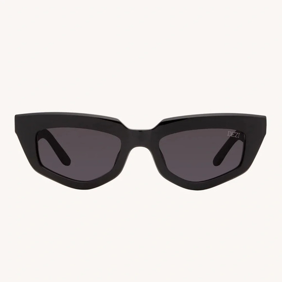 DEZI BLACK ‘ON READ’ SUNGLASSES - Picture 1 of 11